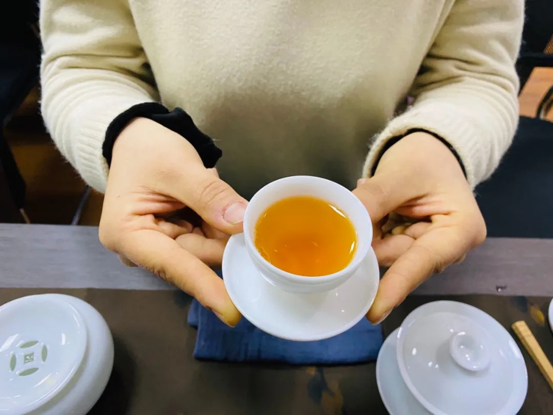 女神節快樂！三月花盛，品茗人生。